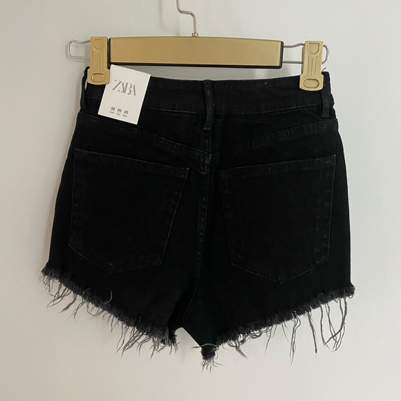 Zara Black Distressed Jean Shorts - Picture 6 of 6